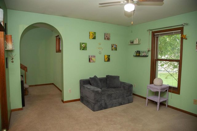 400 Oak Valley Road, Mount Horeb, WI 53572