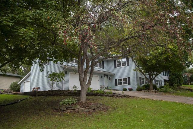 400 Oak Valley Road, Mount Horeb, WI 53572