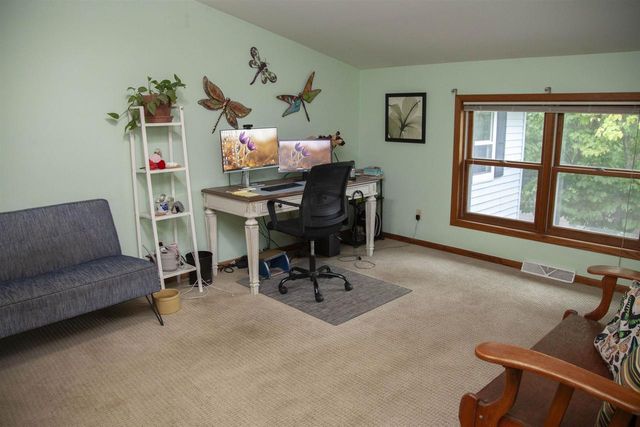 400 Oak Valley Road, Mount Horeb, WI 53572