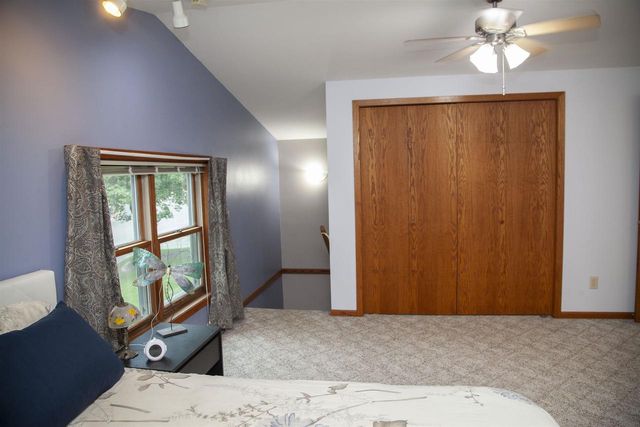 400 Oak Valley Road, Mount Horeb, WI 53572