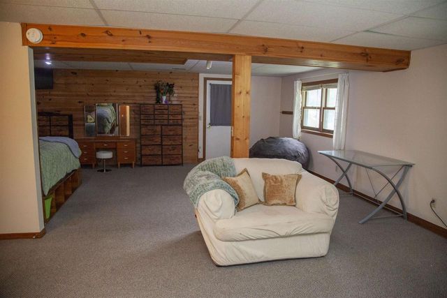 400 Oak Valley Road, Mount Horeb, WI 53572