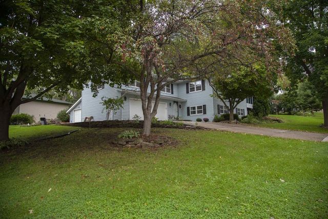 400 Oak Valley Road, Mount Horeb, WI 53572