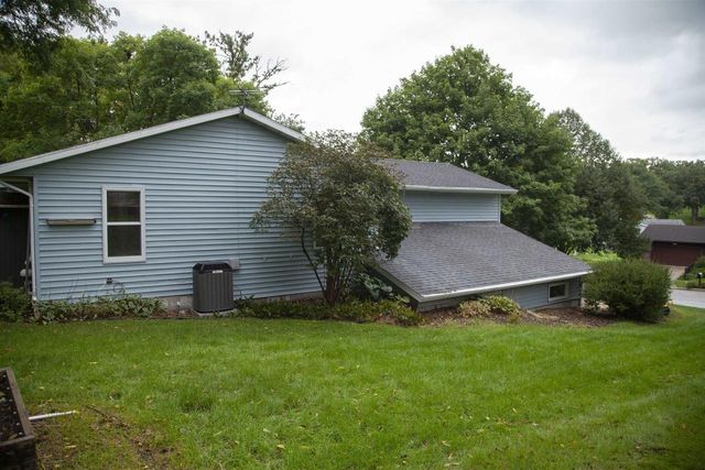 400 Oak Valley Road, Mount Horeb, WI 53572