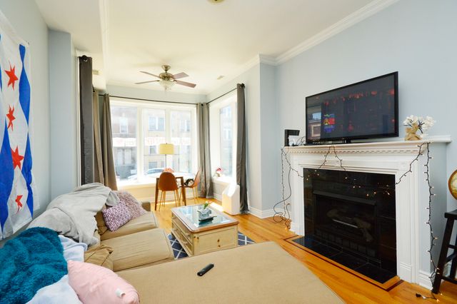 2554 W AUGUSTA Boulevard 2, Chicago, IL 60622