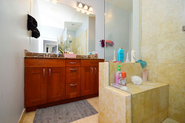2554 W AUGUSTA Boulevard 2, Chicago, IL 60622