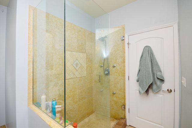 2554 W AUGUSTA Boulevard 2, Chicago, IL 60622