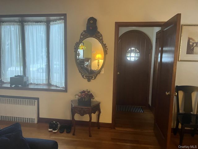 73 Sheridan Avenue, Williston Park, NY 11596