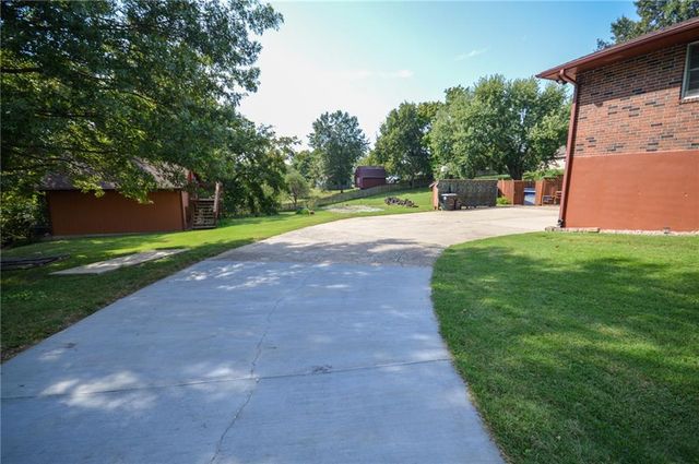 18705 E Independence Avenue, Independence, MO 64056