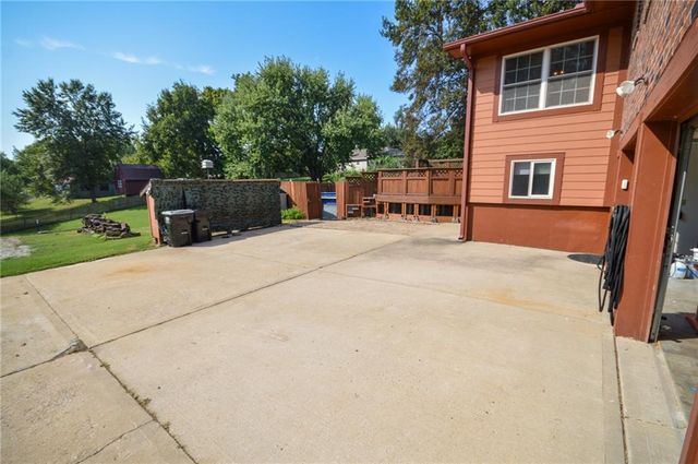 18705 E Independence Avenue, Independence, MO 64056