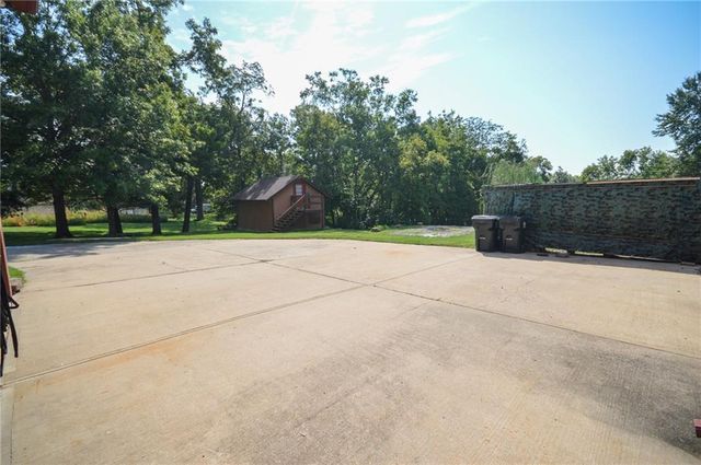 18705 E Independence Avenue, Independence, MO 64056