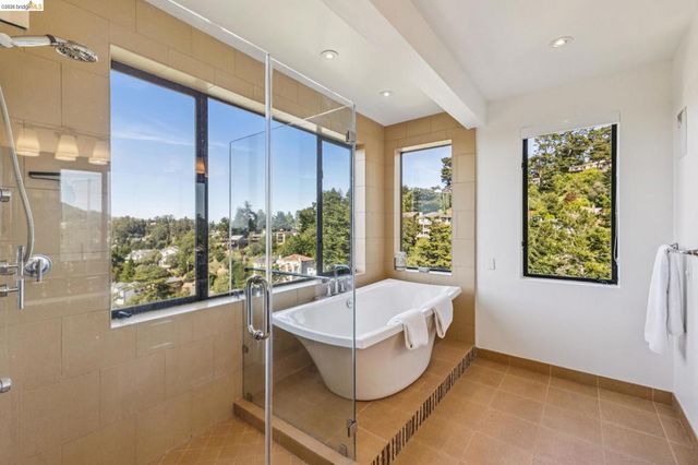 46 Carisbrook Ln, Oakland, CA 94611