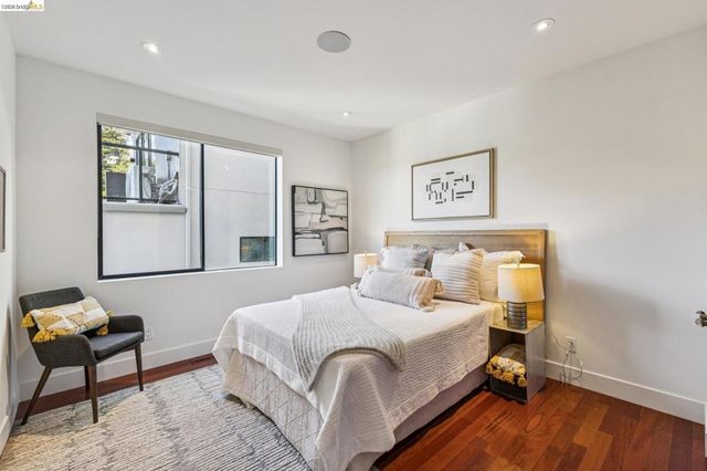 46 Carisbrook Ln, Oakland, CA 94611