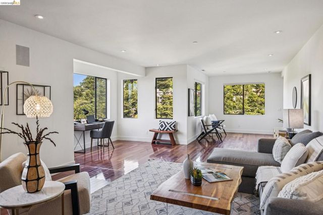 46 Carisbrook Ln, Oakland, CA 94611