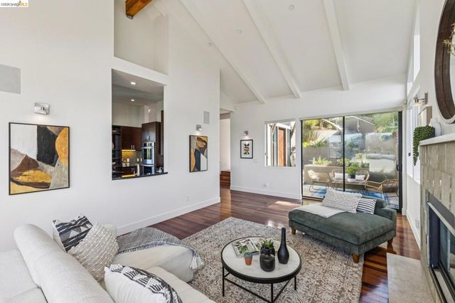46 Carisbrook Ln, Oakland, CA 94611