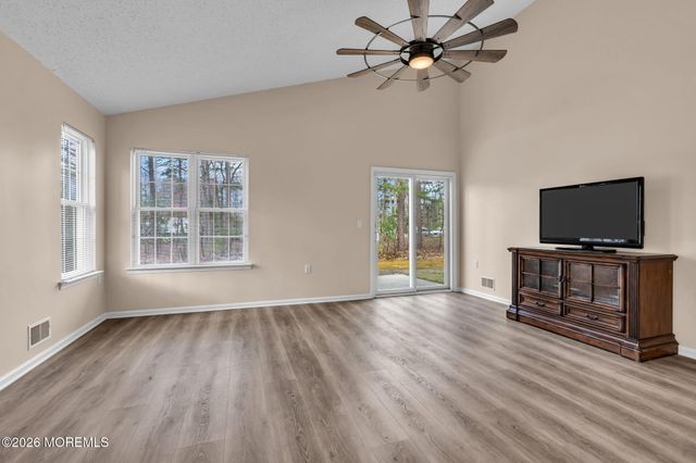 40 N Avon Drive, Jackson, NJ 08527