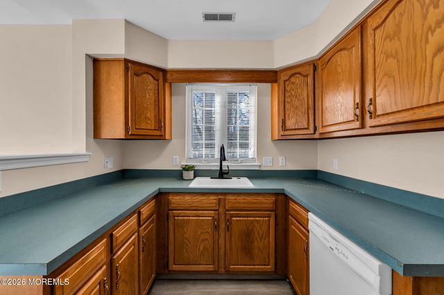 40 N Avon Drive, Jackson, NJ 08527