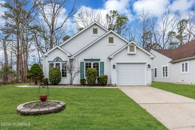 40 N Avon Drive, Jackson, NJ 08527