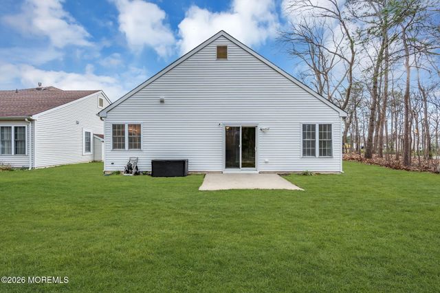 40 N Avon Drive, Jackson, NJ 08527