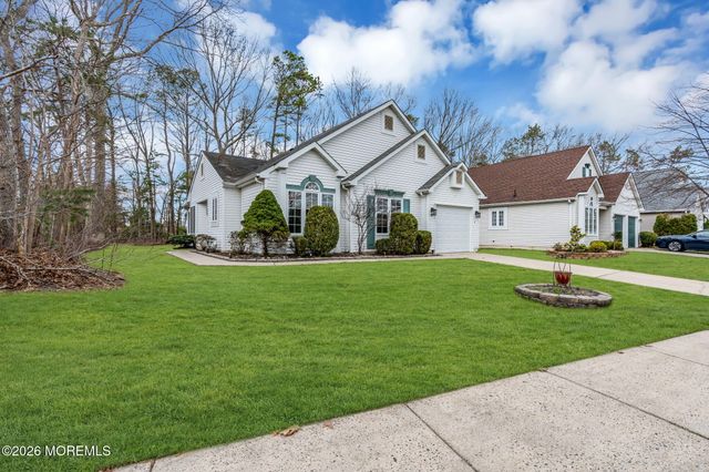 40 N Avon Drive, Jackson, NJ 08527