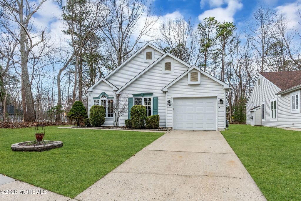 40 N Avon Drive, Jackson, NJ 08527