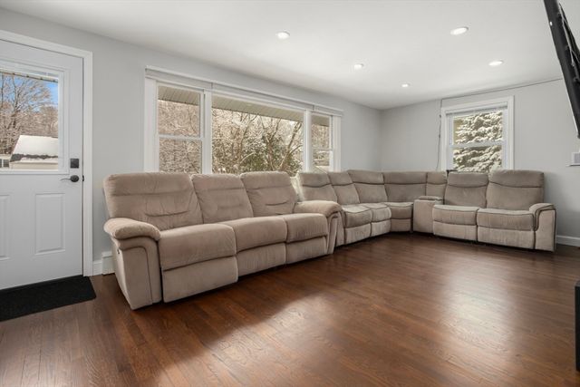 51 Spring St, Stoneham, MA 02180