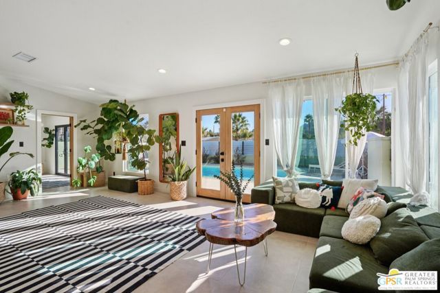 3864 E Calle San Raphael, Palm Springs, CA 92264