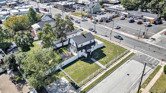 159 Southside Avenue, Freeport, NY 11520