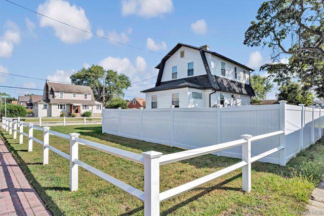 159 Southside Avenue, Freeport, NY 11520