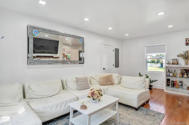 159 Southside Avenue, Freeport, NY 11520