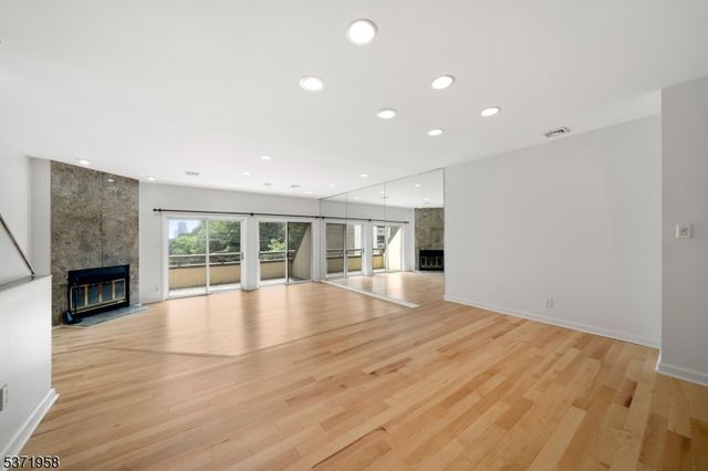 300 Gorge Rd 38, Cliffside Park Boro, NJ 07010