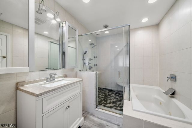 300 Gorge Rd 38, Cliffside Park Boro, NJ 07010