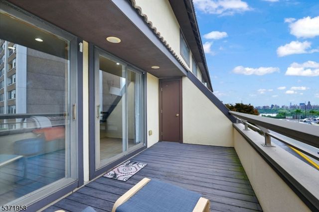 300 Gorge Rd 38, Cliffside Park Boro, NJ 07010