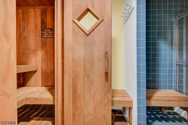 300 Gorge Rd 38, Cliffside Park Boro, NJ 07010