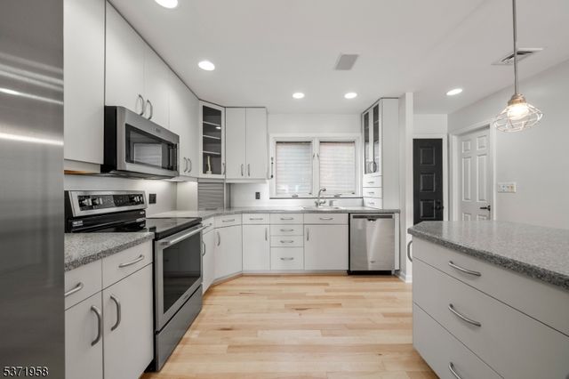 300 Gorge Rd 38, Cliffside Park Boro, NJ 07010