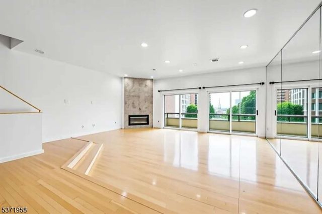 300 Gorge Rd 38, Cliffside Park Boro, NJ 07010