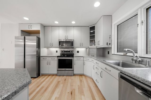 300 Gorge Rd 38, Cliffside Park Boro, NJ 07010