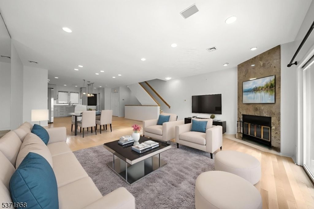 300 Gorge Rd 38, Cliffside Park Boro, NJ 07010