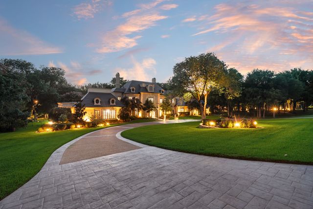 4505 Tour 18 Drive, Flower Mound, TX 75022