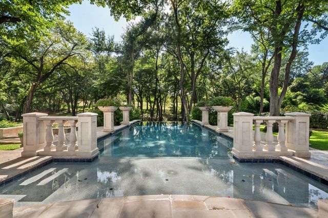 4505 Tour 18 Drive, Flower Mound, TX 75022