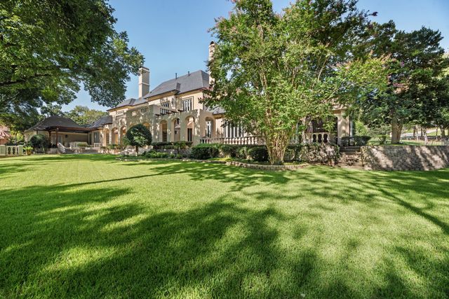 4505 Tour 18 Drive, Flower Mound, TX 75022