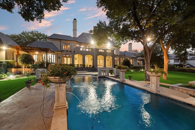 4505 Tour 18 Drive, Flower Mound, TX 75022