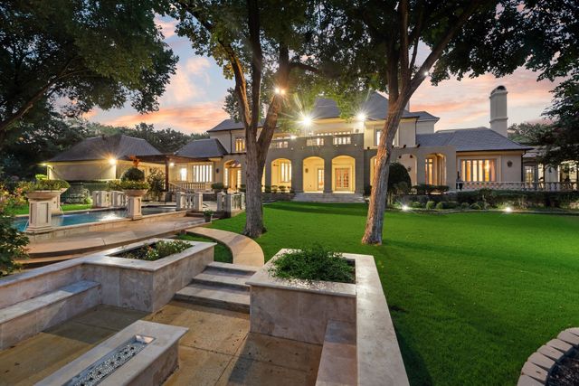 4505 Tour 18 Drive, Flower Mound, TX 75022