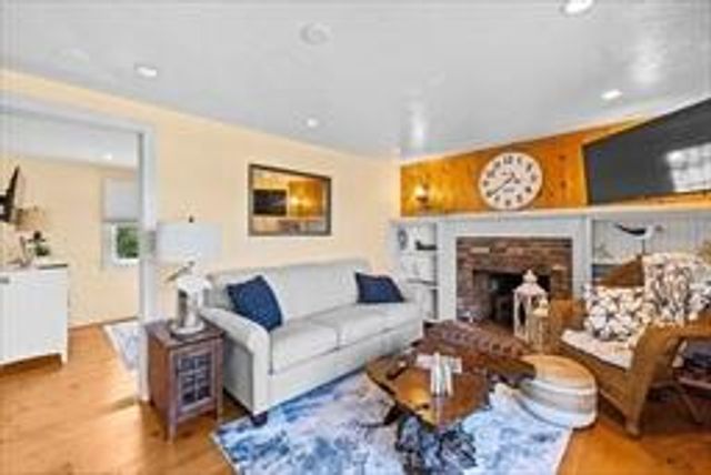 168 N Shore Boulevard 12, East Sandwich, MA 02537