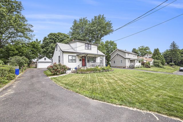 524 CONTINENTAL RD, Hatboro, PA 19040
