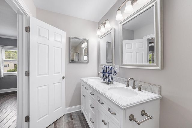 524 CONTINENTAL RD, Hatboro, PA 19040