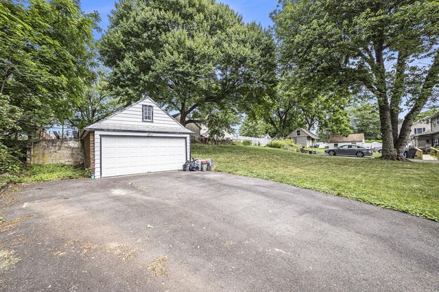 524 CONTINENTAL RD, Hatboro, PA 19040