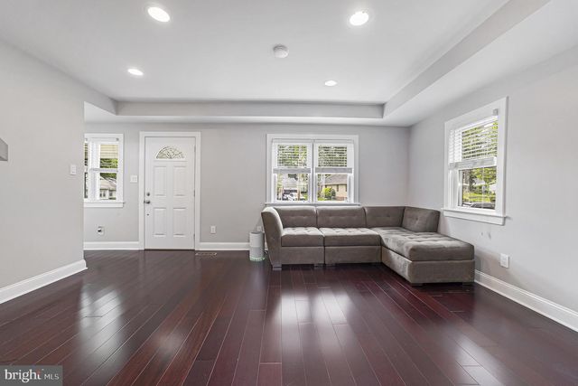 524 CONTINENTAL RD, Hatboro, PA 19040