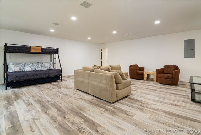 8775 Leonard Street, Kingston, OK 73439