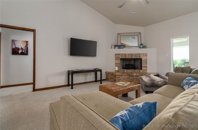 8775 Leonard Street, Kingston, OK 73439