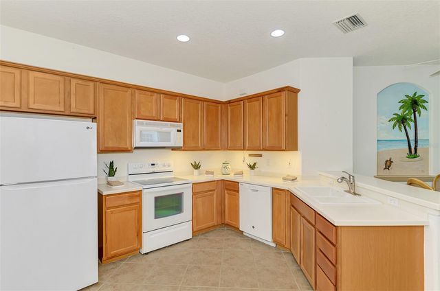 9367 CARNABY DRIVE, Venice, FL 34293